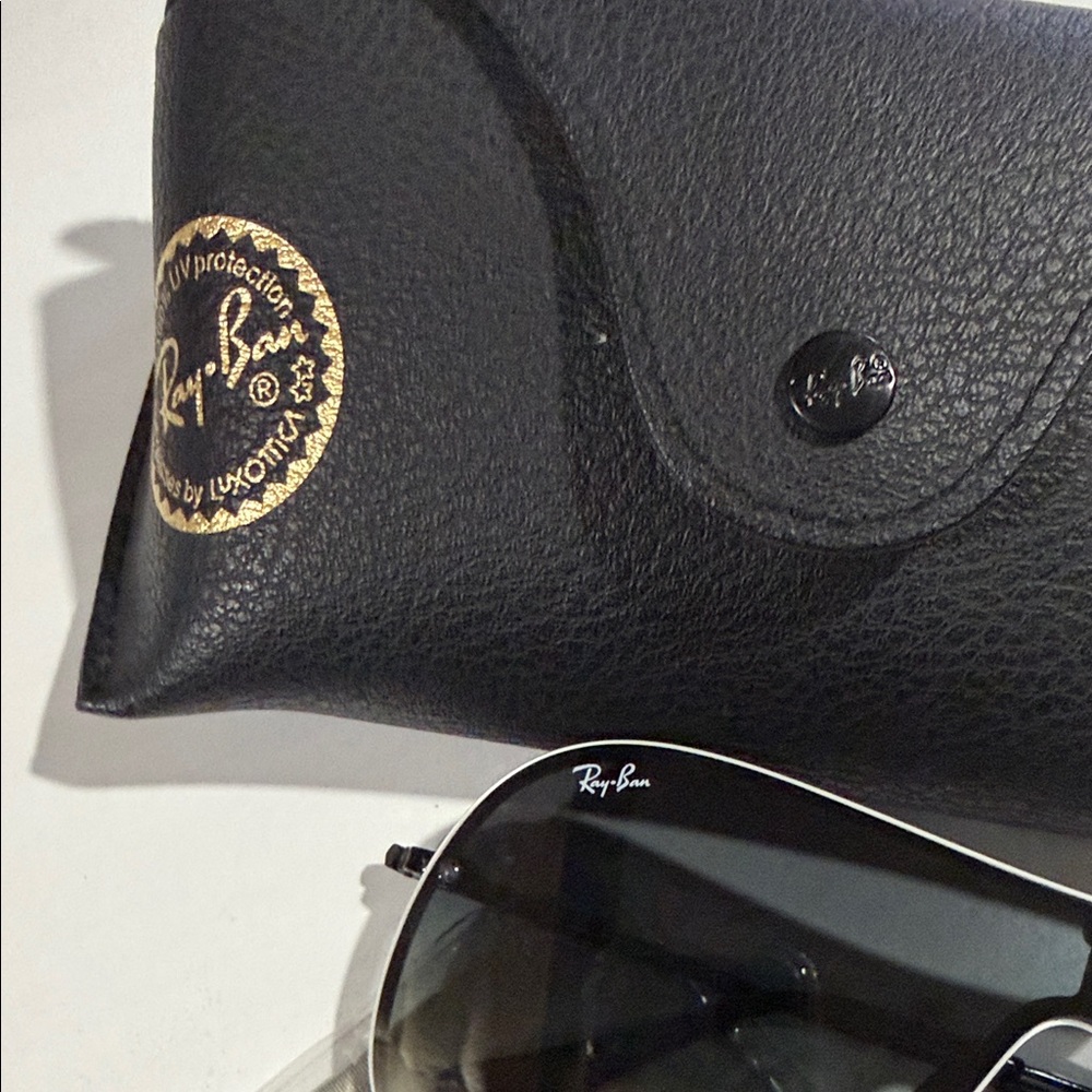 Ray-Ban Black Aviator Shades with Case - Picture 11 of 11